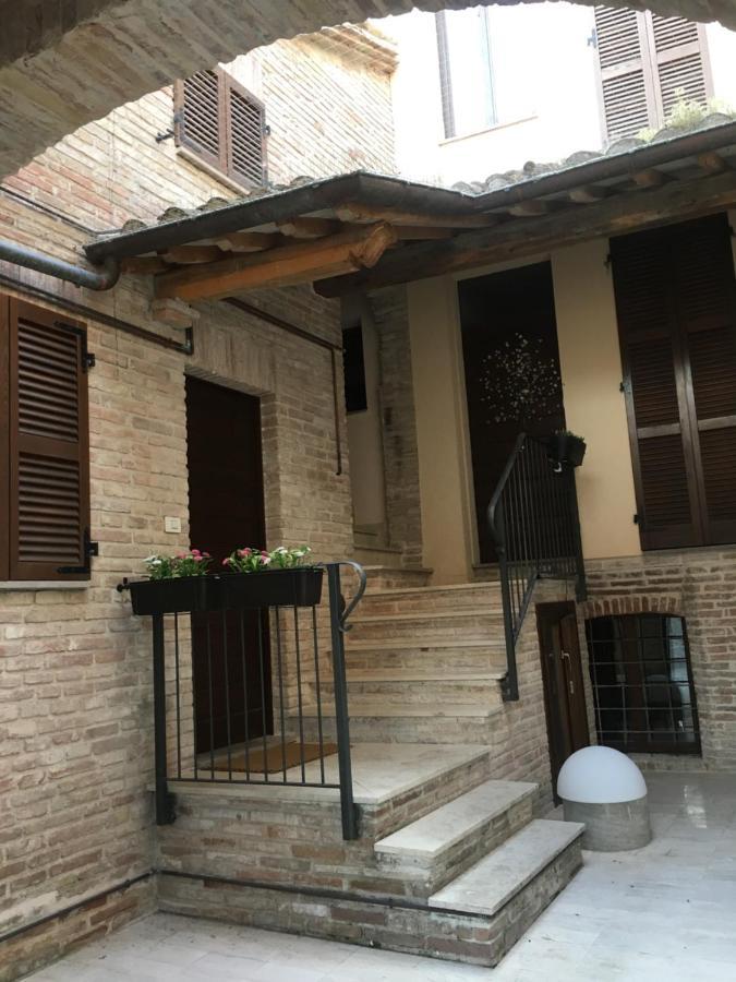 Il Borghetto Medievale Suite Fabriano Eksteriør billede